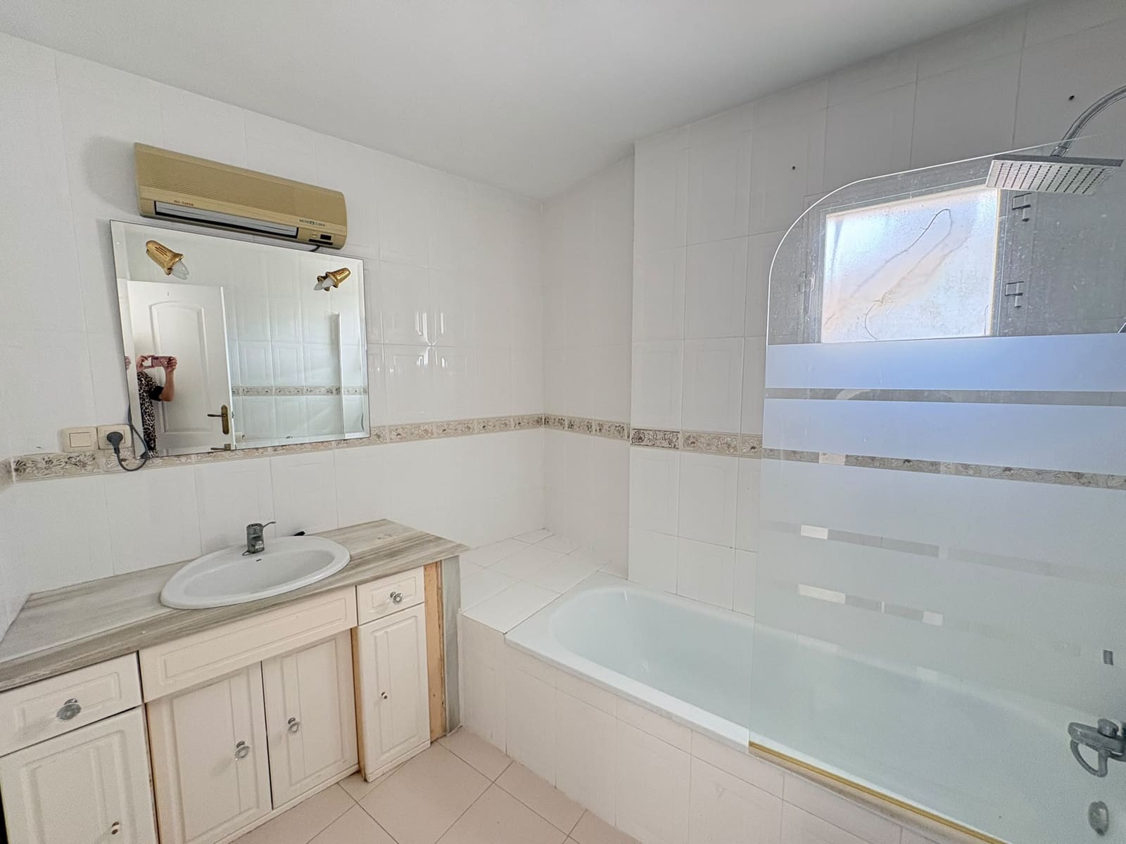 4 makuuhuone Omakotitalo myytävänä paikassa Mijas Costa mukana uima-altaan 
autotalli - 399 995 € (Ref: 10012668)