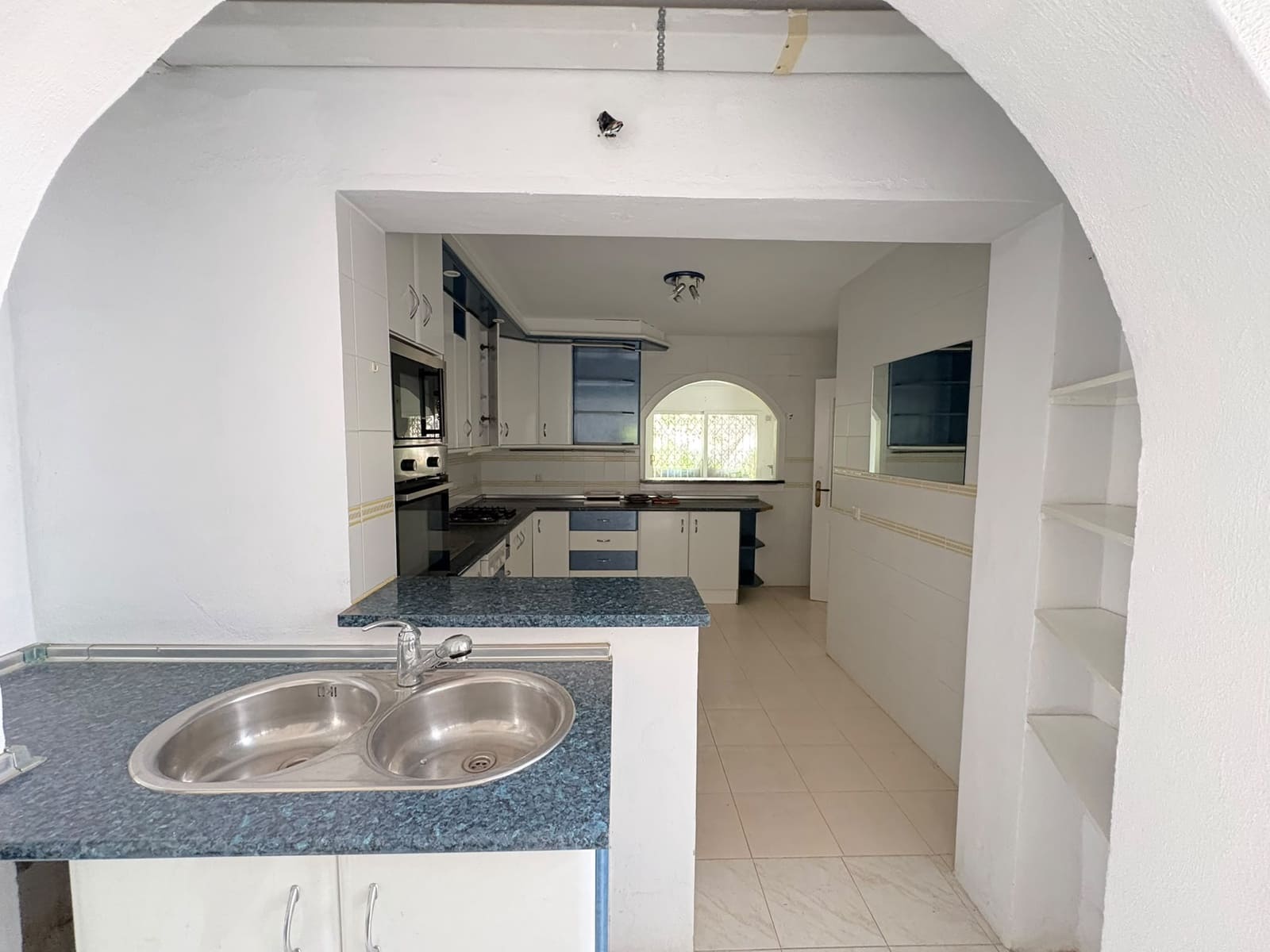 4 makuuhuone Omakotitalo myytävänä paikassa Mijas Costa mukana uima-altaan 
autotalli - 399 995 € (Ref: 10012668)