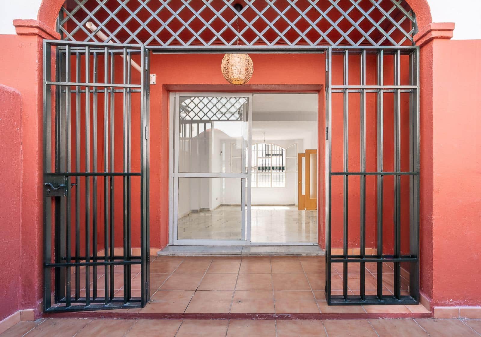 3 quarto Moradia em Banda para venda em Marbella com garagem - 420 000 € (Ref: 10078652)