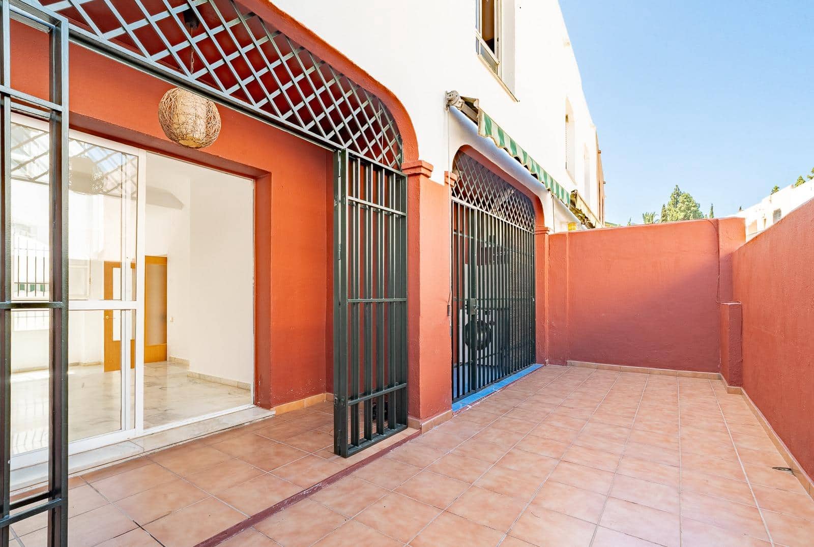 3 quarto Moradia em Banda para venda em Marbella com garagem - 420 000 € (Ref: 10078652)