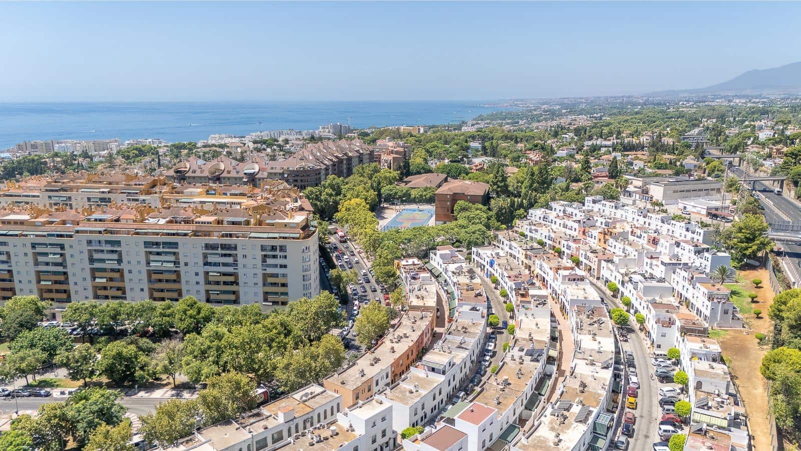 3 quarto Moradia em Banda para venda em Marbella com garagem - 420 000 € (Ref: 10078652)