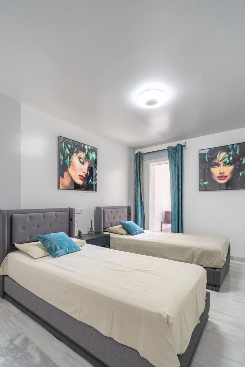 5 camera da letto Villetta Bifamiliare in vendita in Marbella con piscina garage - 1.100.000 € (Rif: 10078653)