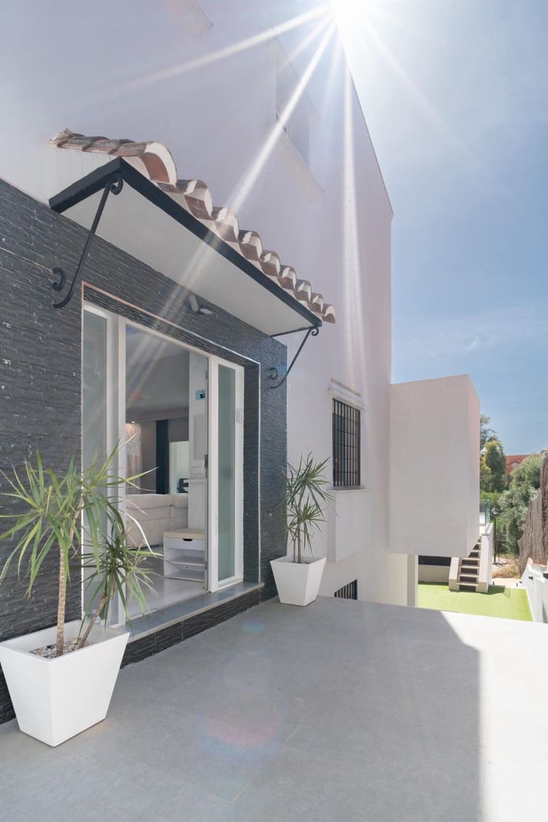 5 camera da letto Villetta Bifamiliare in vendita in Marbella con piscina garage - 1.100.000 € (Rif: 10078653)