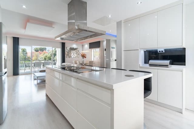 5 camera da letto Villetta Bifamiliare in vendita in Cabopino - Artola, Marbella con piscina garage - 1.100.000 € (Rif: 10078653)
