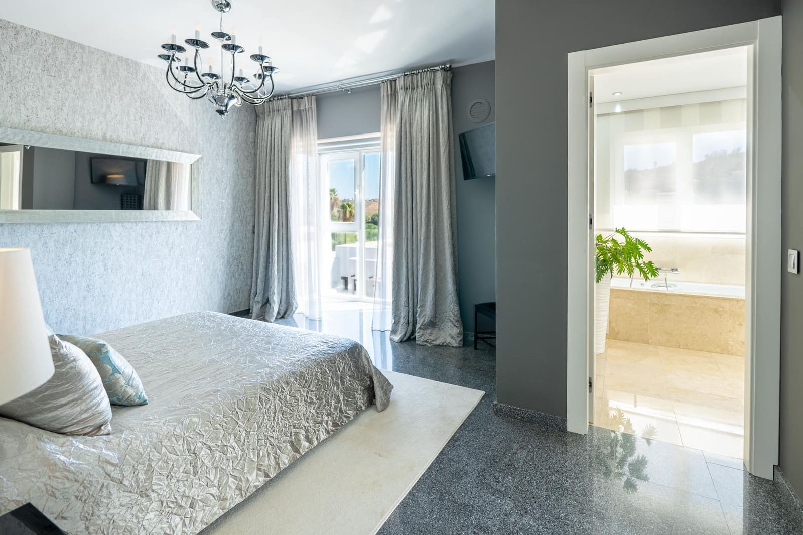 5 sovrum Villa till salu i Mijas med pool garage - 1 650 000 € (Ref: 10078655)