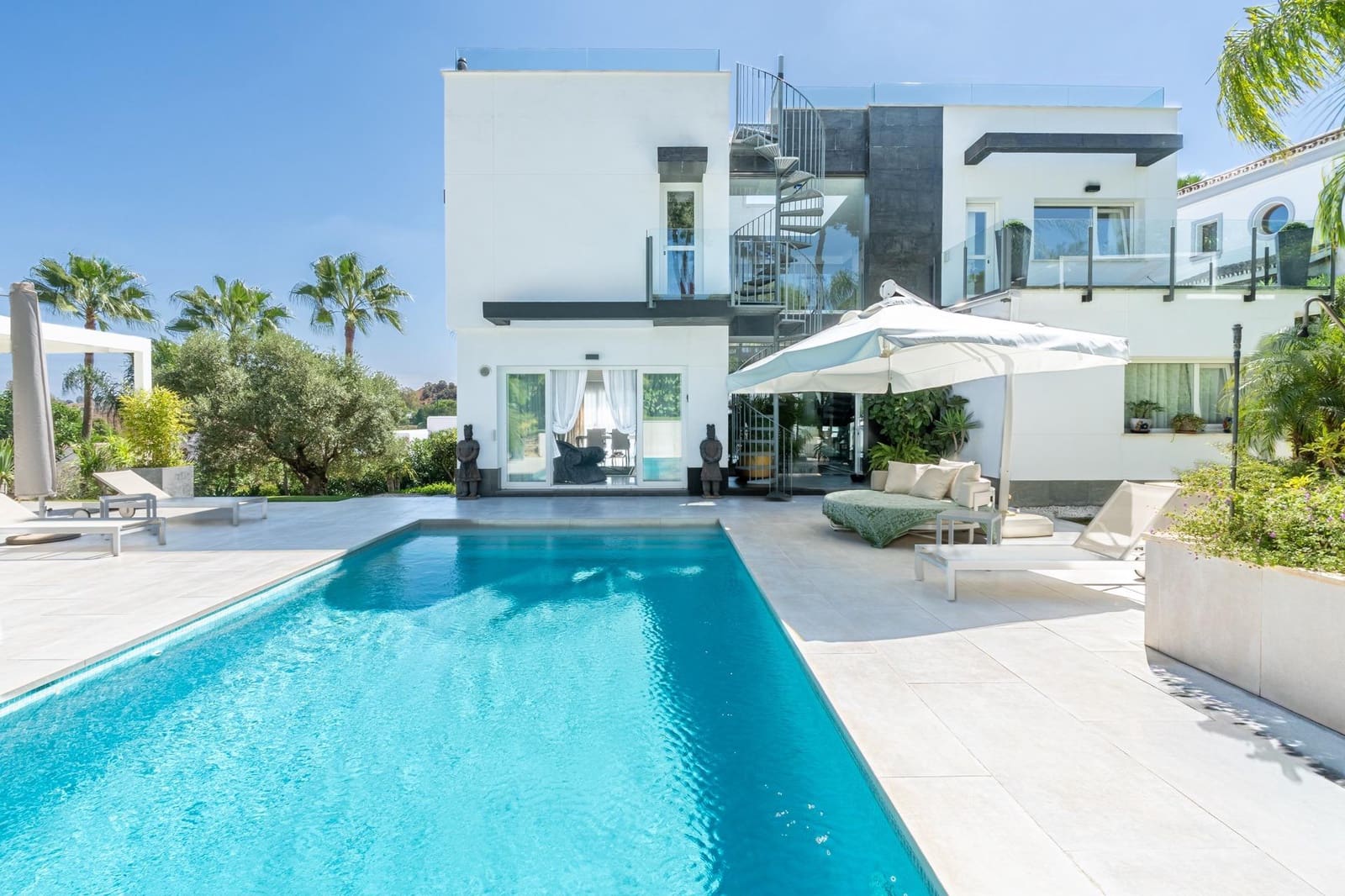 5 sovrum Villa till salu i Mijas med pool garage - 1 650 000 € (Ref: 10078655)