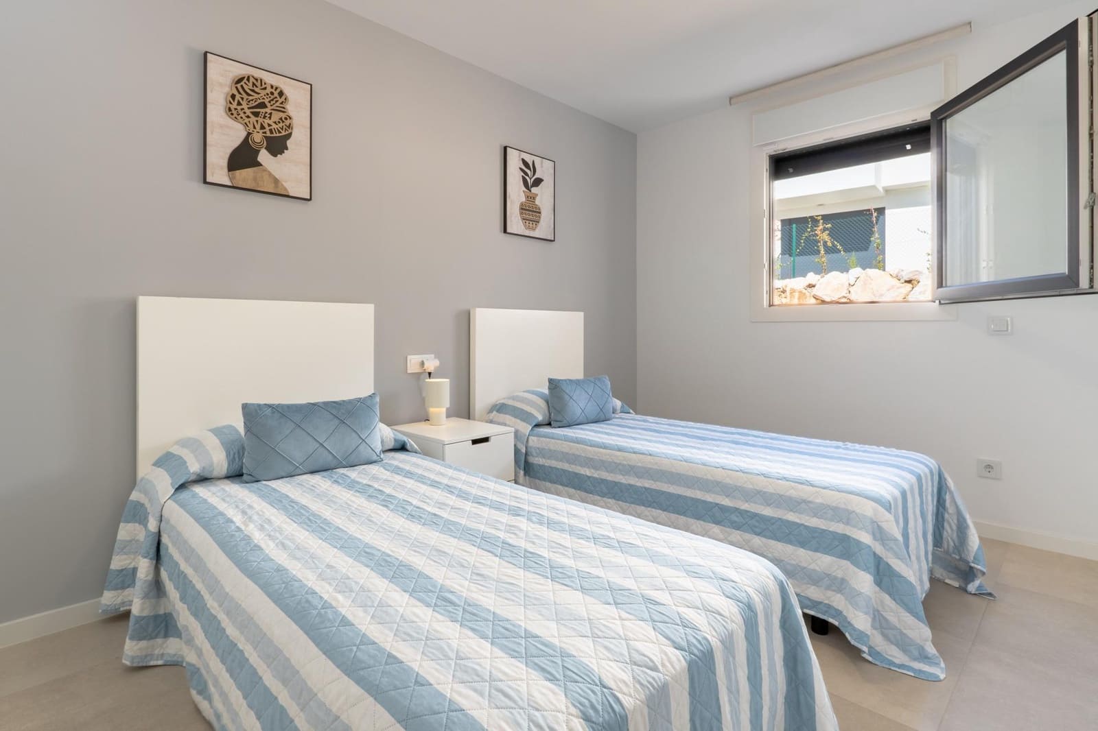 4 slaapkamer Rijtjeshuis te koop in La Cala de Mijas met zwembad garage - € 899.000 (Ref: 10078657)