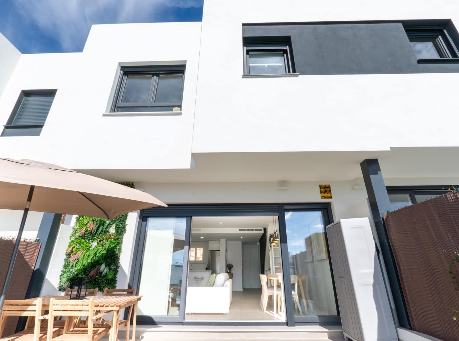 4 slaapkamer Rijtjeshuis te koop in La Cala de Mijas met zwembad garage - € 899.000 (Ref: 10078657)