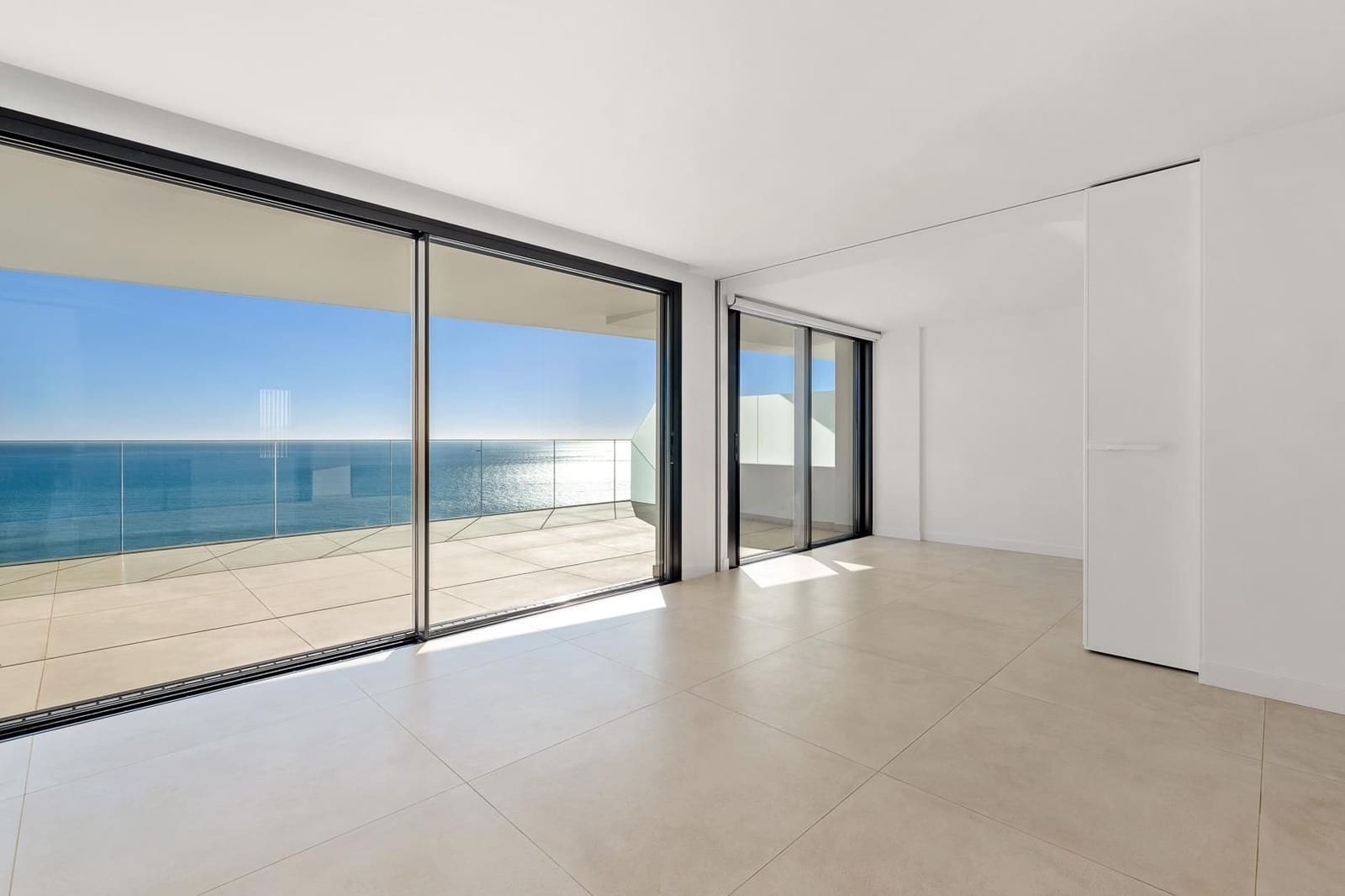 3 bedroom Apartment for sale in Benalmadena with pool garage - € 1,129,000 (Ref: 10089840)