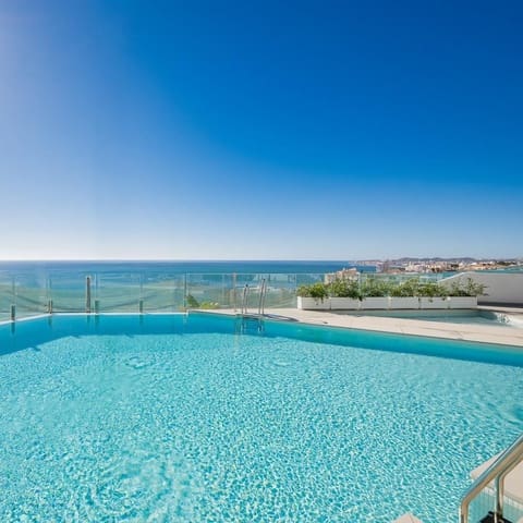 Apartamento Playa de 3 habitaciones en Benalmádena en venta con piscina garaje - 984.000 € (Ref: 10089847)