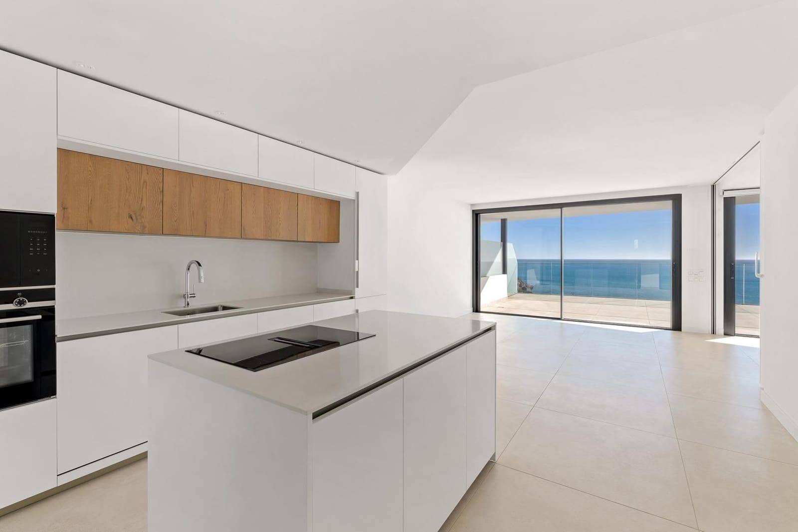 3 soverom Strandleiligheter til salgs i Benalmadena med svømmebasseng garasje - € 984 000 (Ref: 10089847)