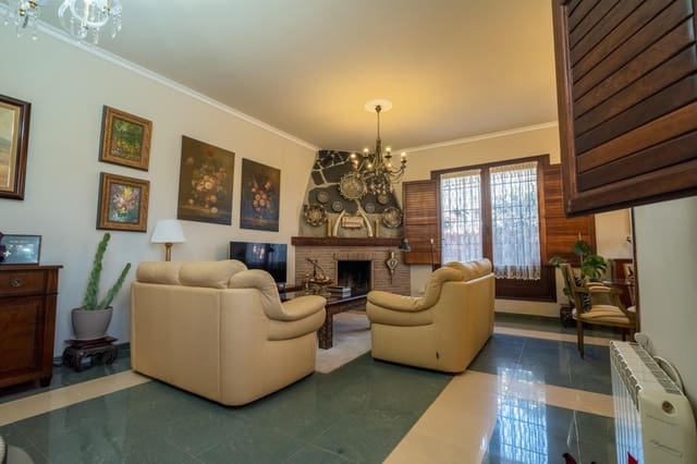 4 chambre Villa/Maison à vendre à Retamar, Almería ville avec garage - 690 000 € (Ref: 10072746)