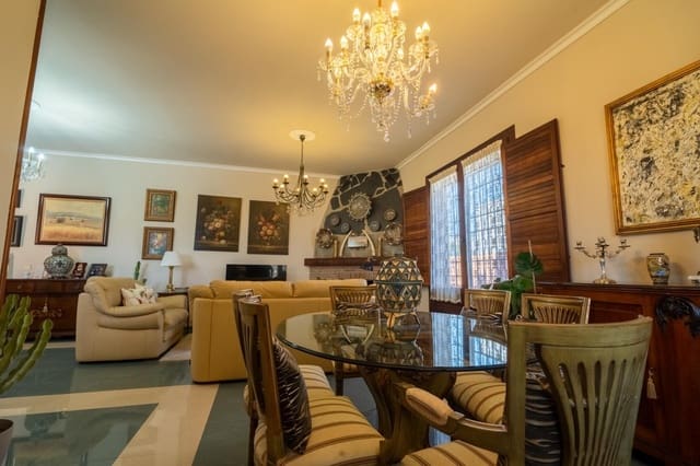 4 chambre Villa/Maison à vendre à Retamar, Almería ville avec garage - 690 000 € (Ref: 10072746)