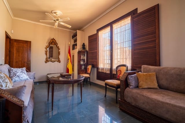 4 chambre Villa/Maison à vendre à Retamar, Almería ville avec garage - 690 000 € (Ref: 10072746)