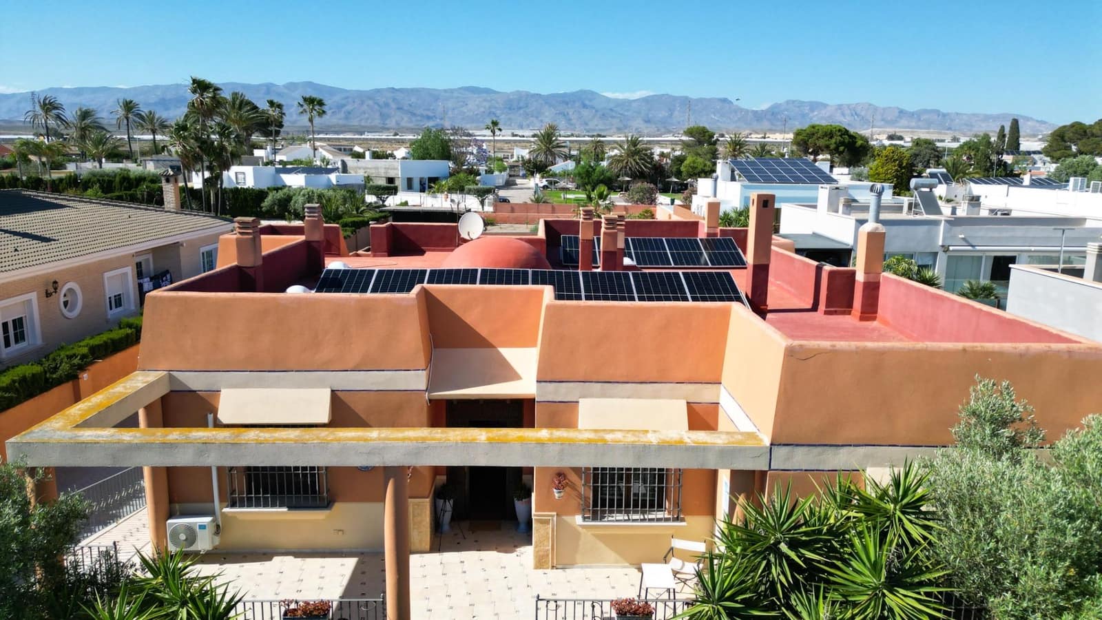 4 chambre Villa/Maison à vendre à Retamar avec garage - 690 000 € (Ref: 10072746)