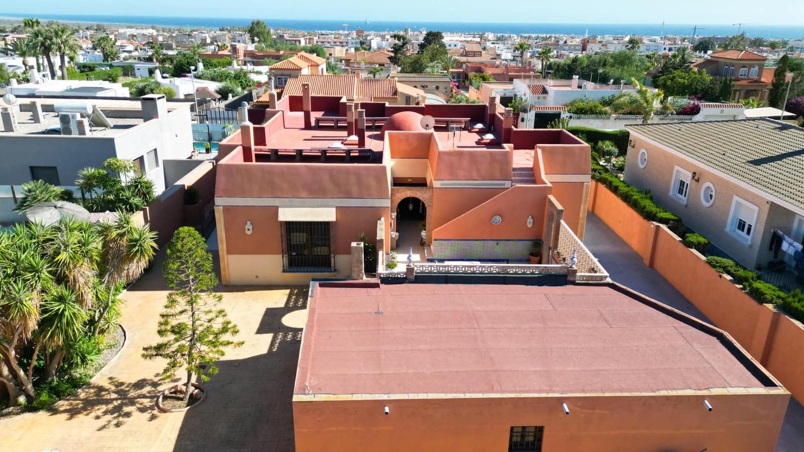 4 chambre Villa/Maison à vendre à Retamar avec garage - 690 000 € (Ref: 10072746)