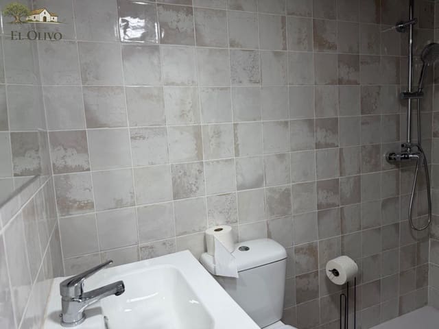 1 sovrum Lägenhet till salu i Almería stad - 87 000 € (Ref: 10072754)