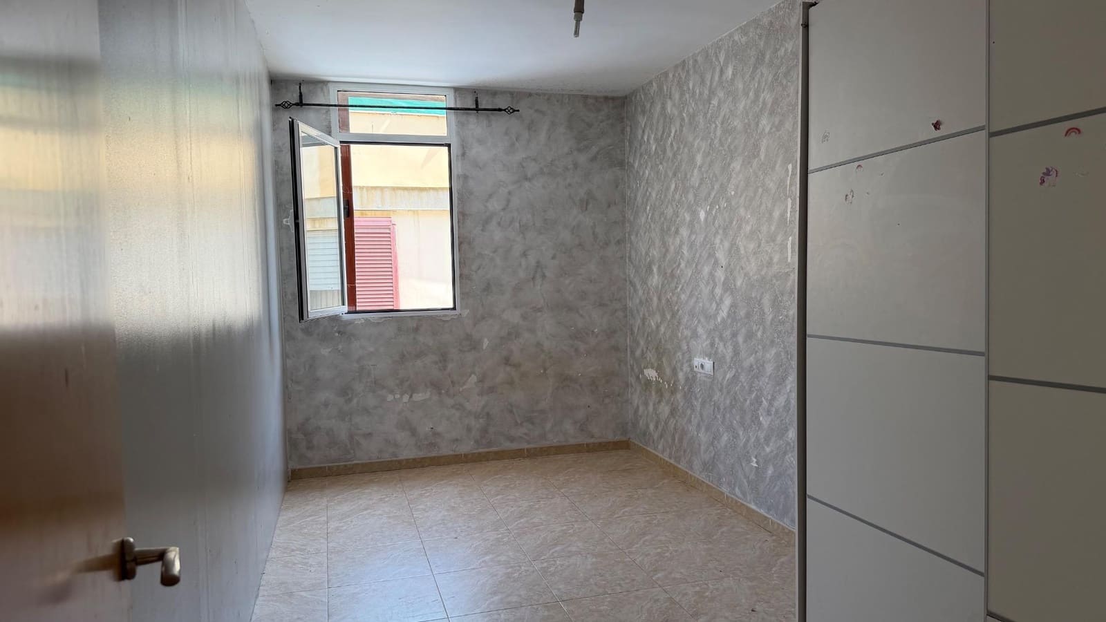 4 soveværelse Semi-Rækkehus til salg i Campohermoso - € 110.000 (Ref: 10072769)