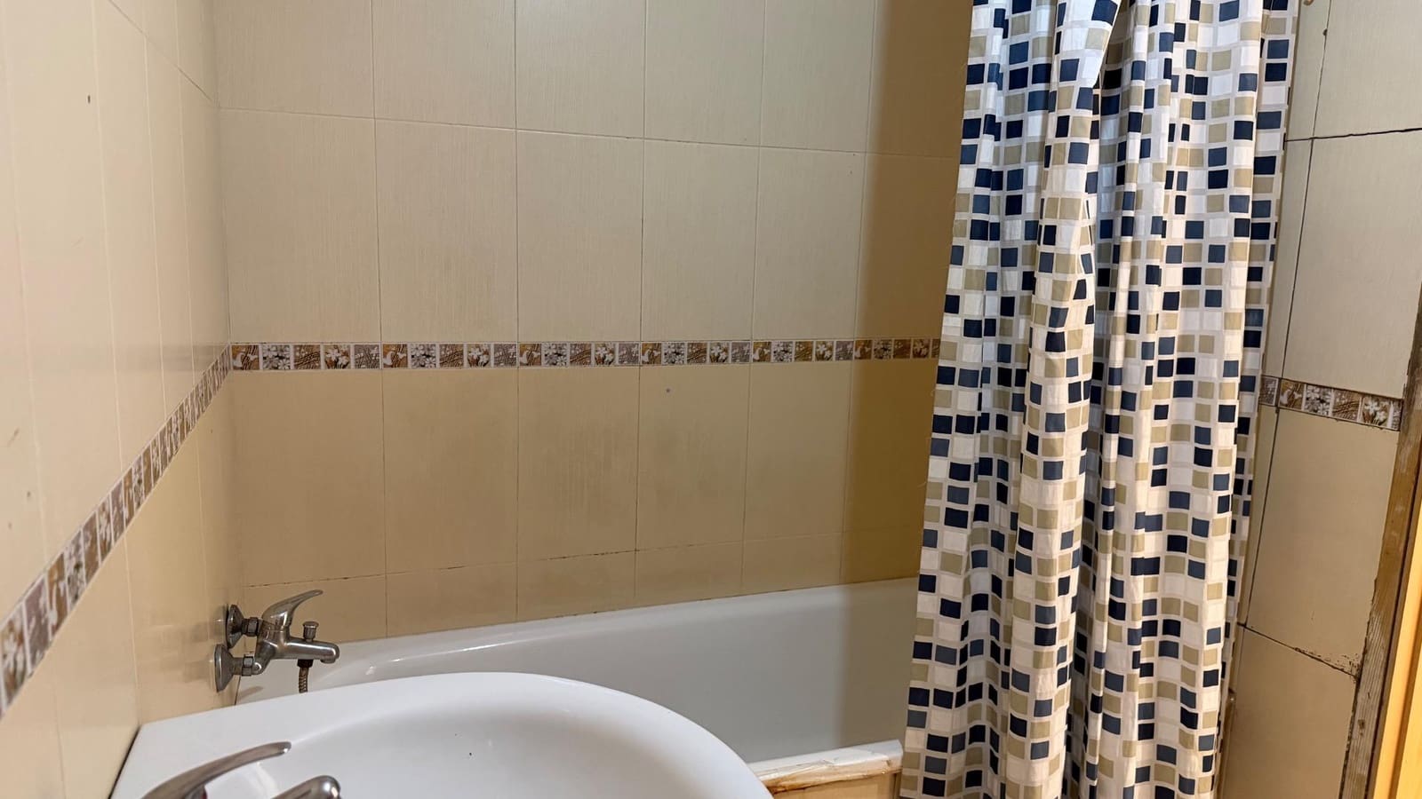 4 soveværelse Semi-Rækkehus til salg i Campohermoso - € 110.000 (Ref: 10072769)