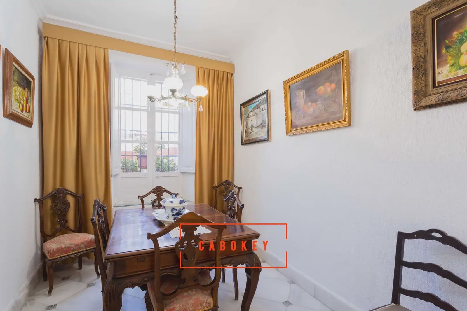 9 soveværelse Byhus til salg i Almeria by - € 665.000 (Ref: 10065312)