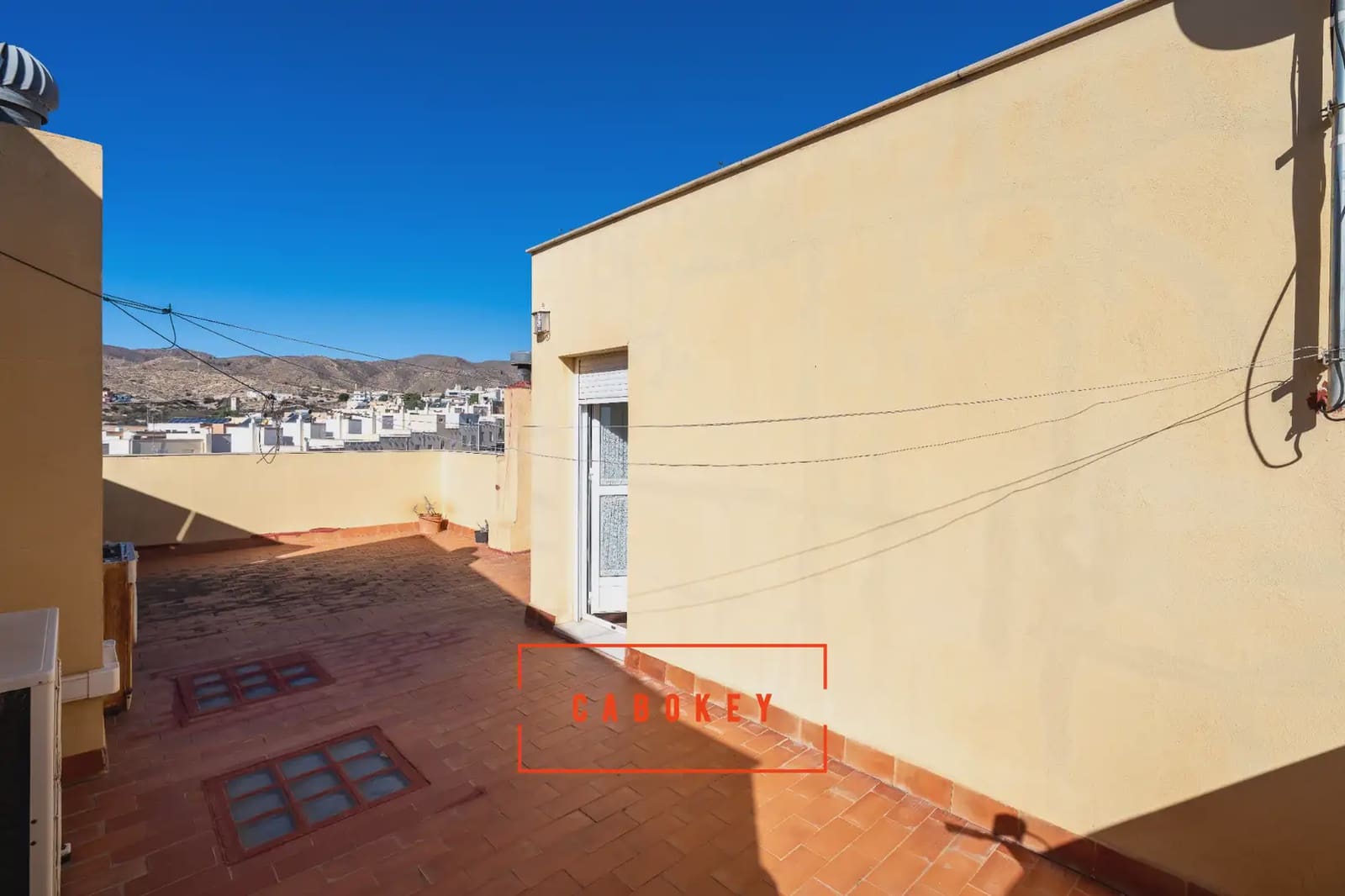 6 quarto Moradia Geminada para venda em Almeria cidade com garagem - 340 000 € (Ref: 10065321)
