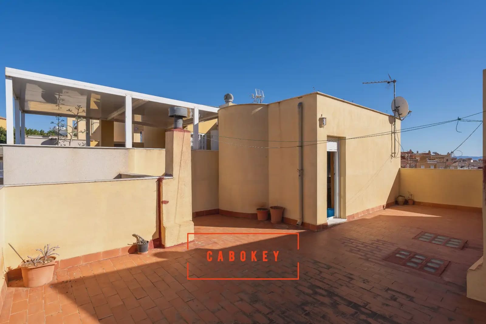 6 quarto Moradia Geminada para venda em Almeria cidade com garagem - 340 000 € (Ref: 10065321)