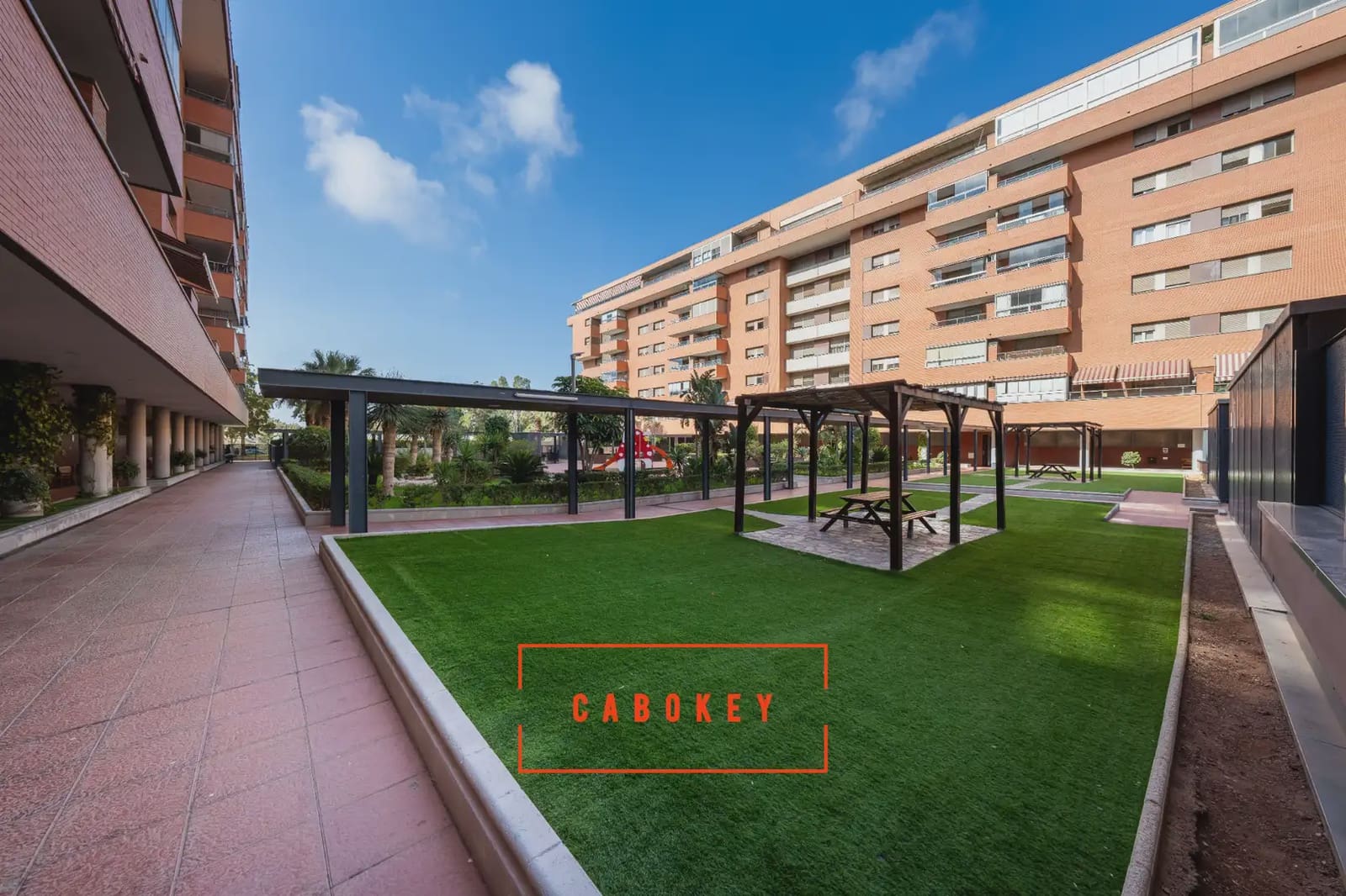3 sovrum Lägenhet till salu i Almeria stad med pool garage - 275 000 € (Ref: 10085364)