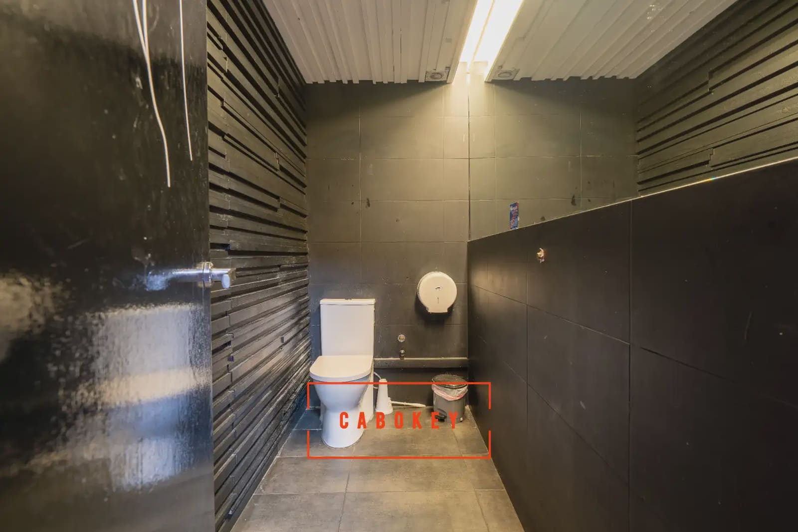 Commercieel te koop in Almeria stad - € 50.000 (Ref: 10088460)