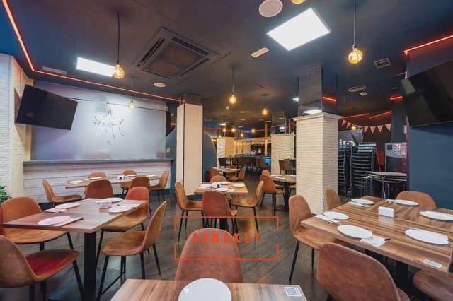 Commercieel te koop in Centro, Almería stad - € 50.000 (Ref: 10088460)