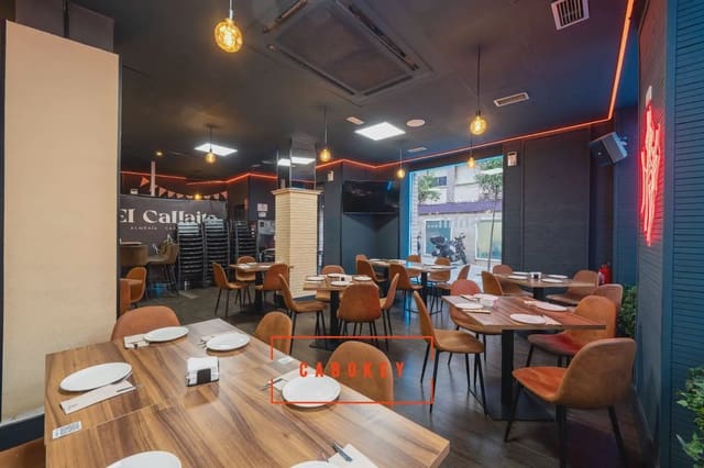 Commercieel te koop in Centro, Almería stad - € 50.000 (Ref: 10088460)