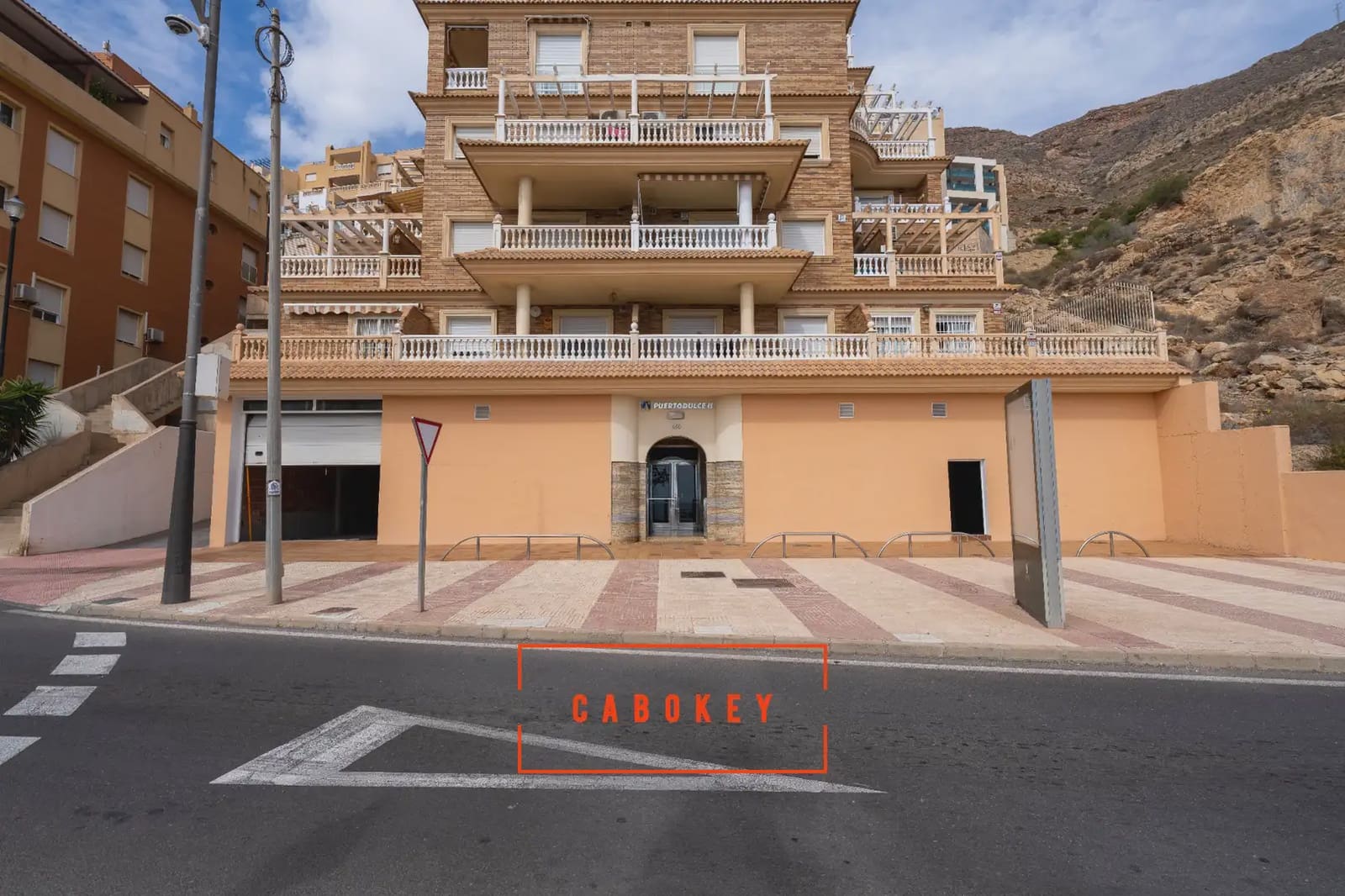 Commerciale da affittare in Roquetas de Mar - 1.900 € (Rif: 10154263)