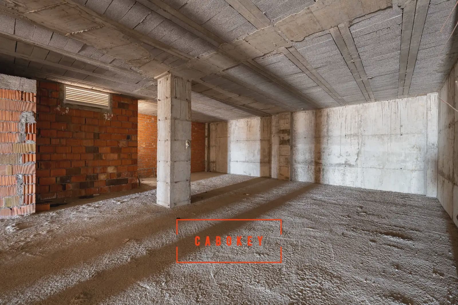 Commerciale da affittare in Roquetas de Mar - 1.900 € (Rif: 10154263)