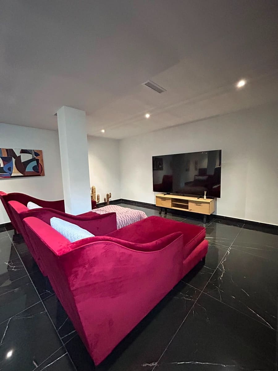 3 soveværelse Villa til salg i Estepona med swimmingpool garage - € 1.395.000 (Ref: 10103523)