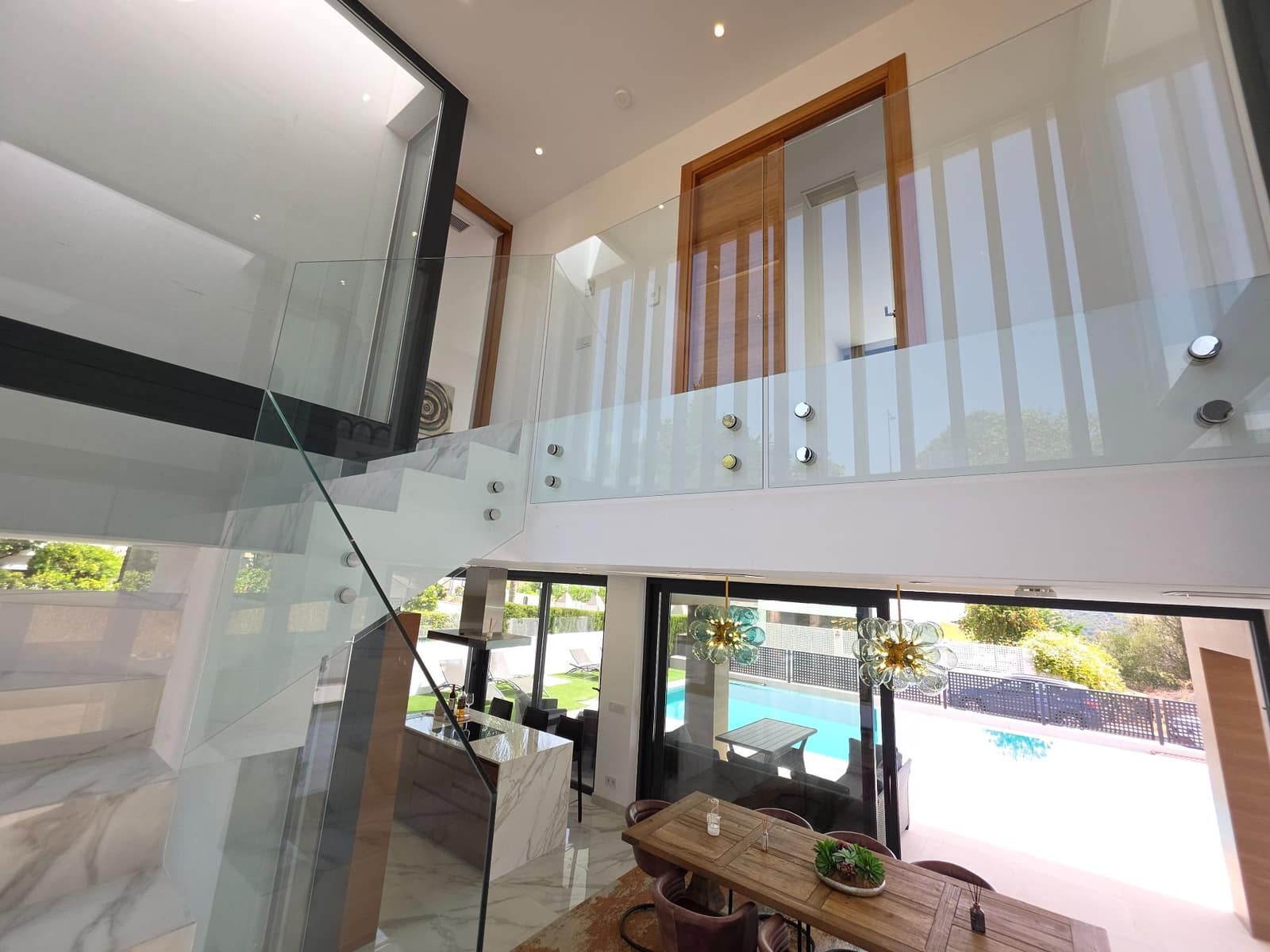 3 soveværelse Villa til salg i Estepona med swimmingpool garage - € 1.395.000 (Ref: 10103523)