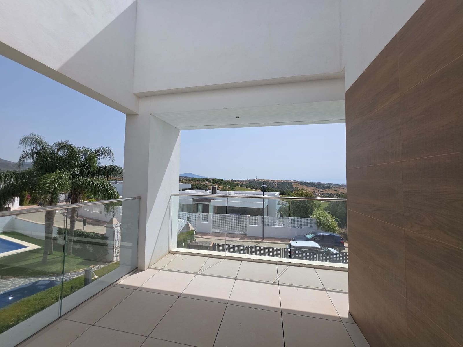 3 soveværelse Villa til salg i Estepona med swimmingpool garage - € 1.395.000 (Ref: 10103523)