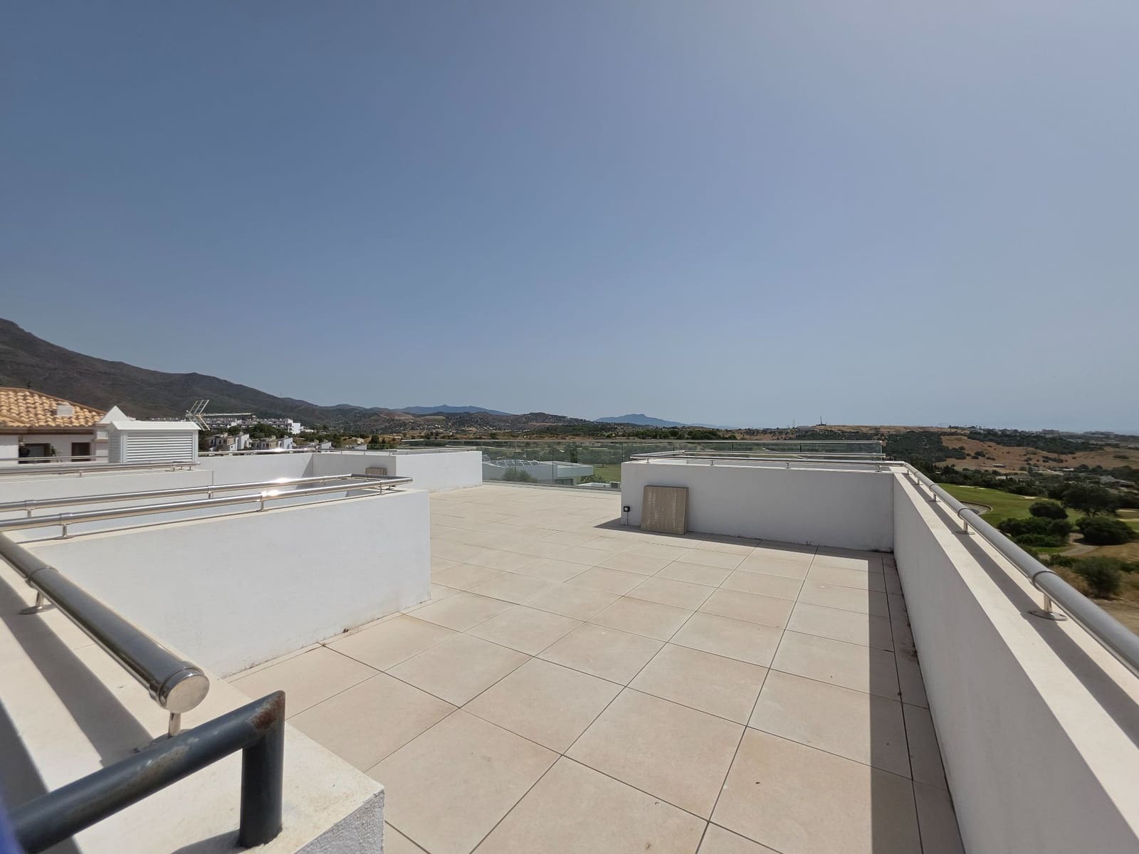 3 soveværelse Villa til salg i Estepona med swimmingpool garage - € 1.395.000 (Ref: 10103523)