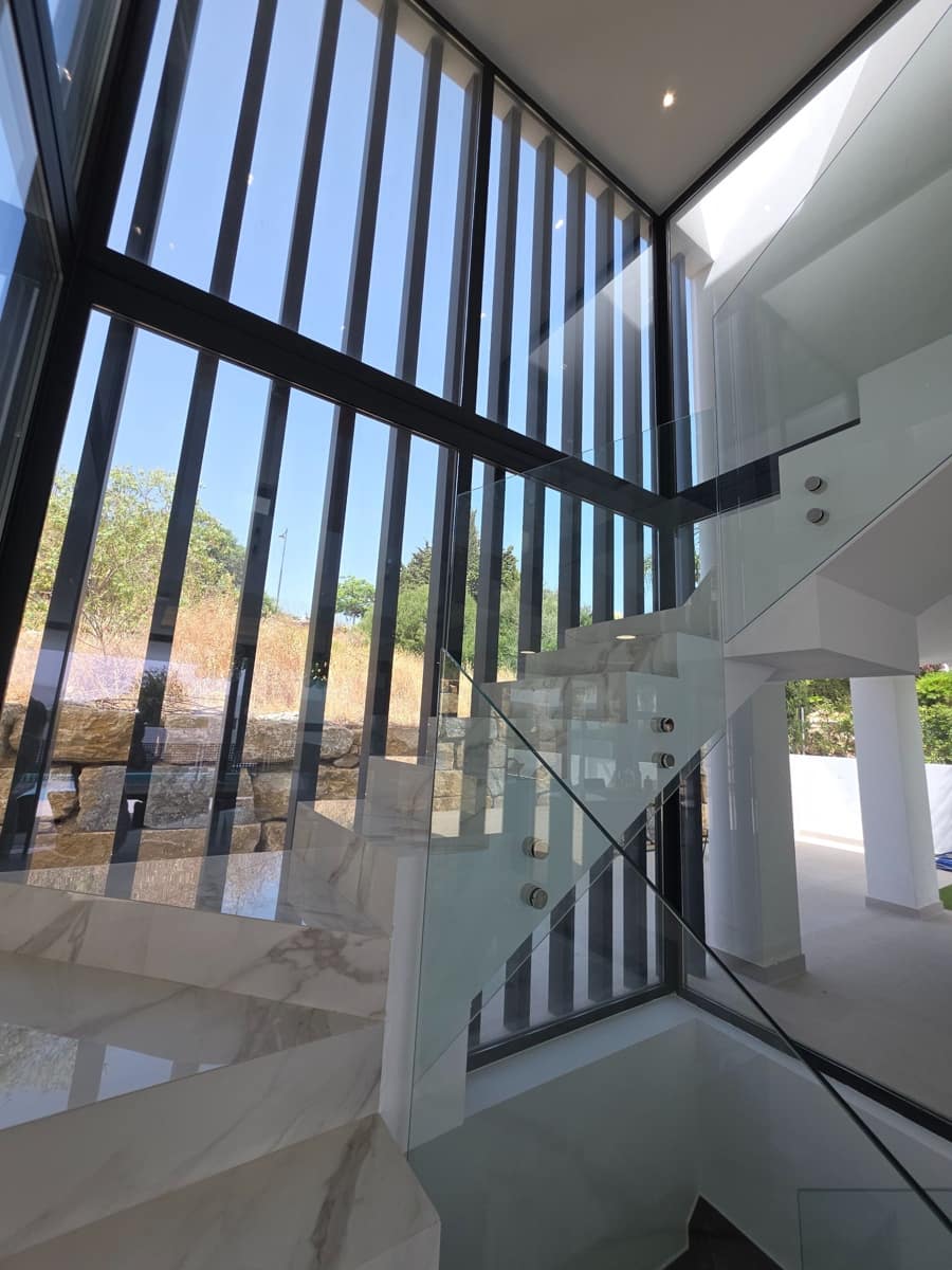 3 soveværelse Villa til salg i Estepona med swimmingpool garage - € 1.395.000 (Ref: 10103523)