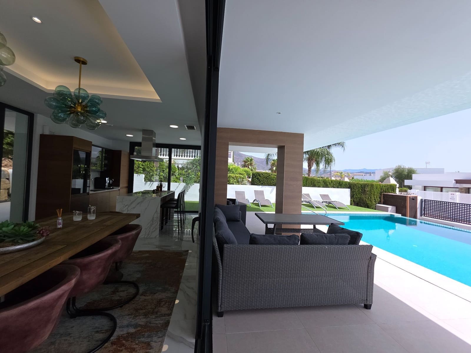 3 soveværelse Villa til salg i Estepona med swimmingpool garage - € 1.395.000 (Ref: 10103523)