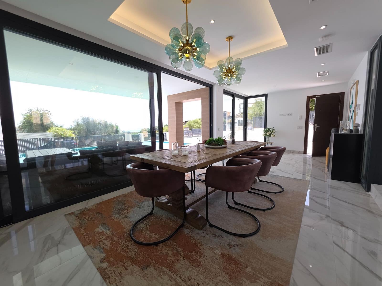 3 soveværelse Villa til salg i Estepona med swimmingpool garage - € 1.395.000 (Ref: 10103523)