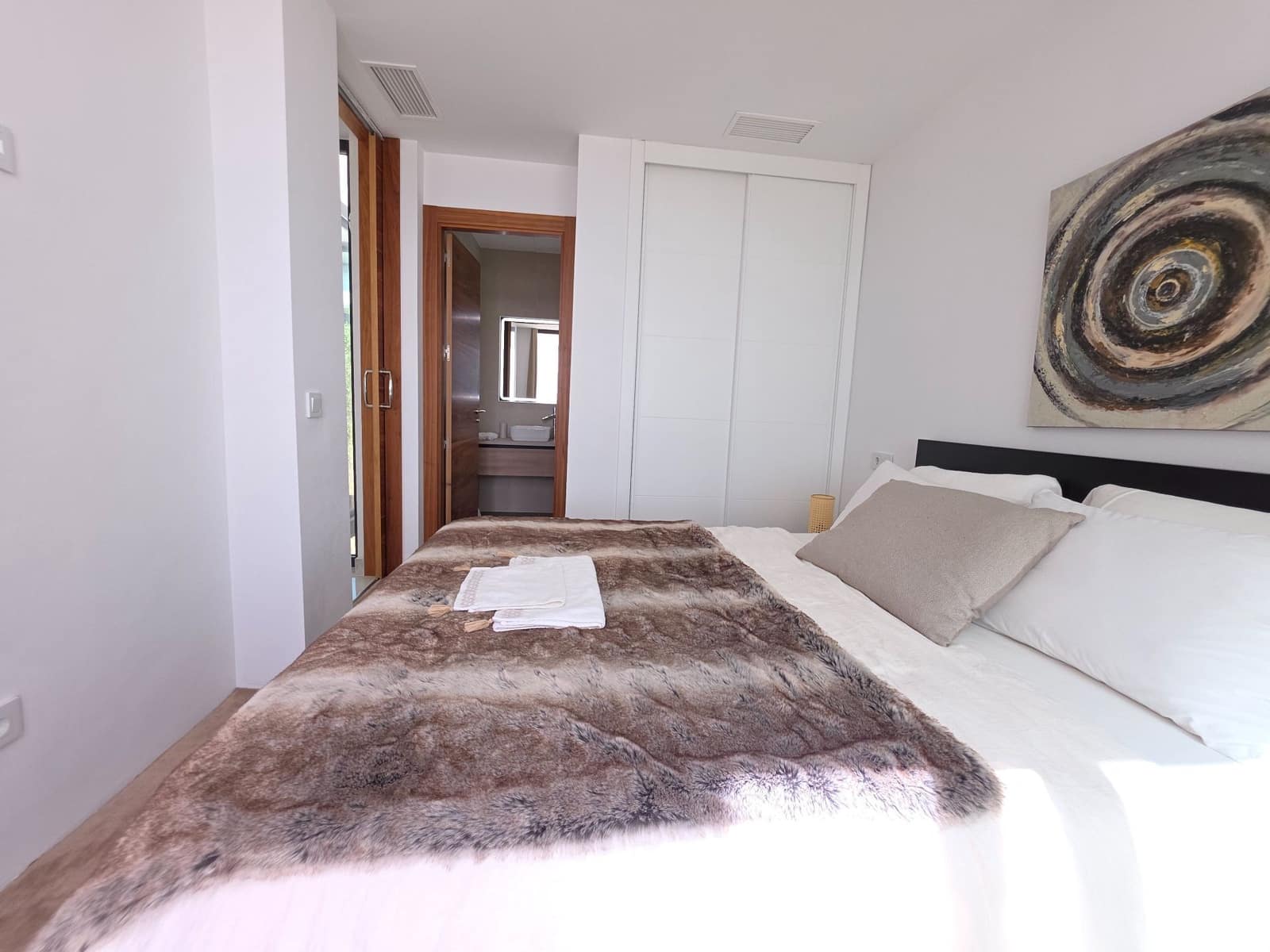 3 soveværelse Villa til salg i Estepona med swimmingpool garage - € 1.395.000 (Ref: 10103523)