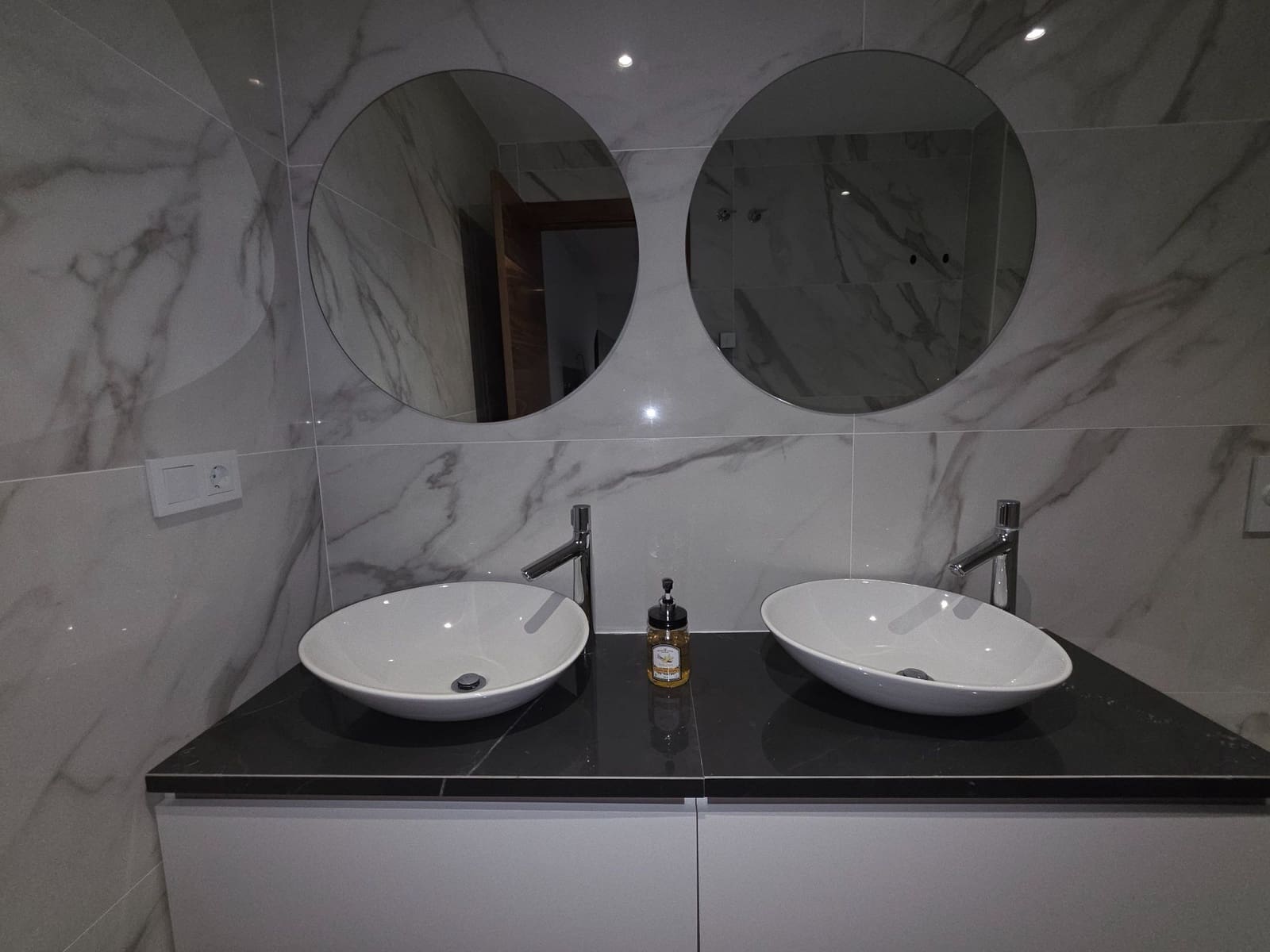 3 soveværelse Villa til salg i Estepona med swimmingpool garage - € 1.395.000 (Ref: 10103523)