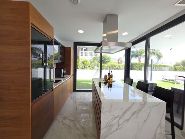 3 soveværelse Villa til salg i Valle Romano Golf, Estepona med swimmingpool garage - € 1.395.000 (Ref: 10103523)