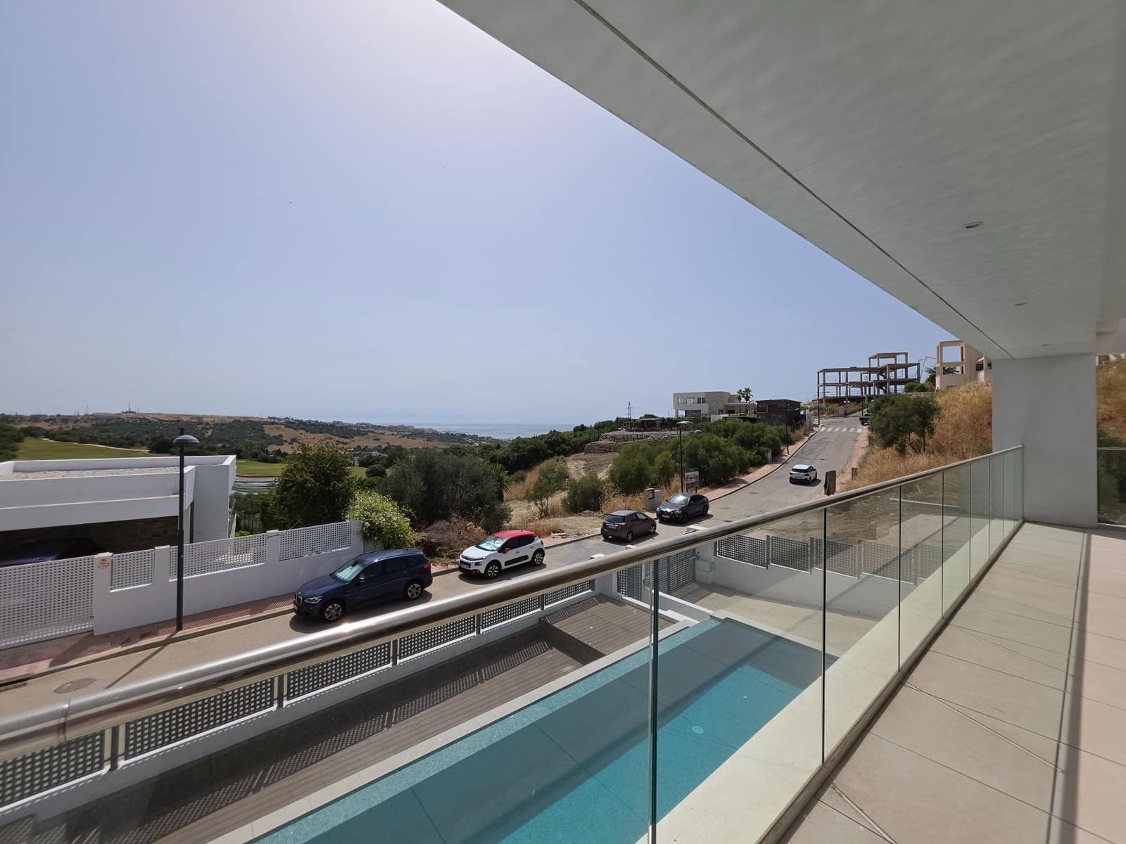 3 soveværelse Villa til salg i Estepona med swimmingpool garage - € 1.395.000 (Ref: 10103523)