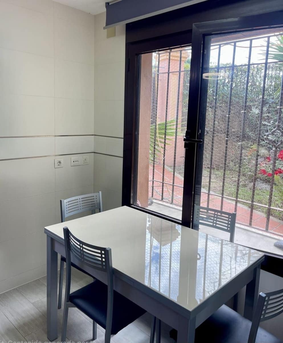 3 soverom Kjedet enebolig til salgs i Estepona med svømmebasseng garasje - € 468 000 (Ref: 10103524)