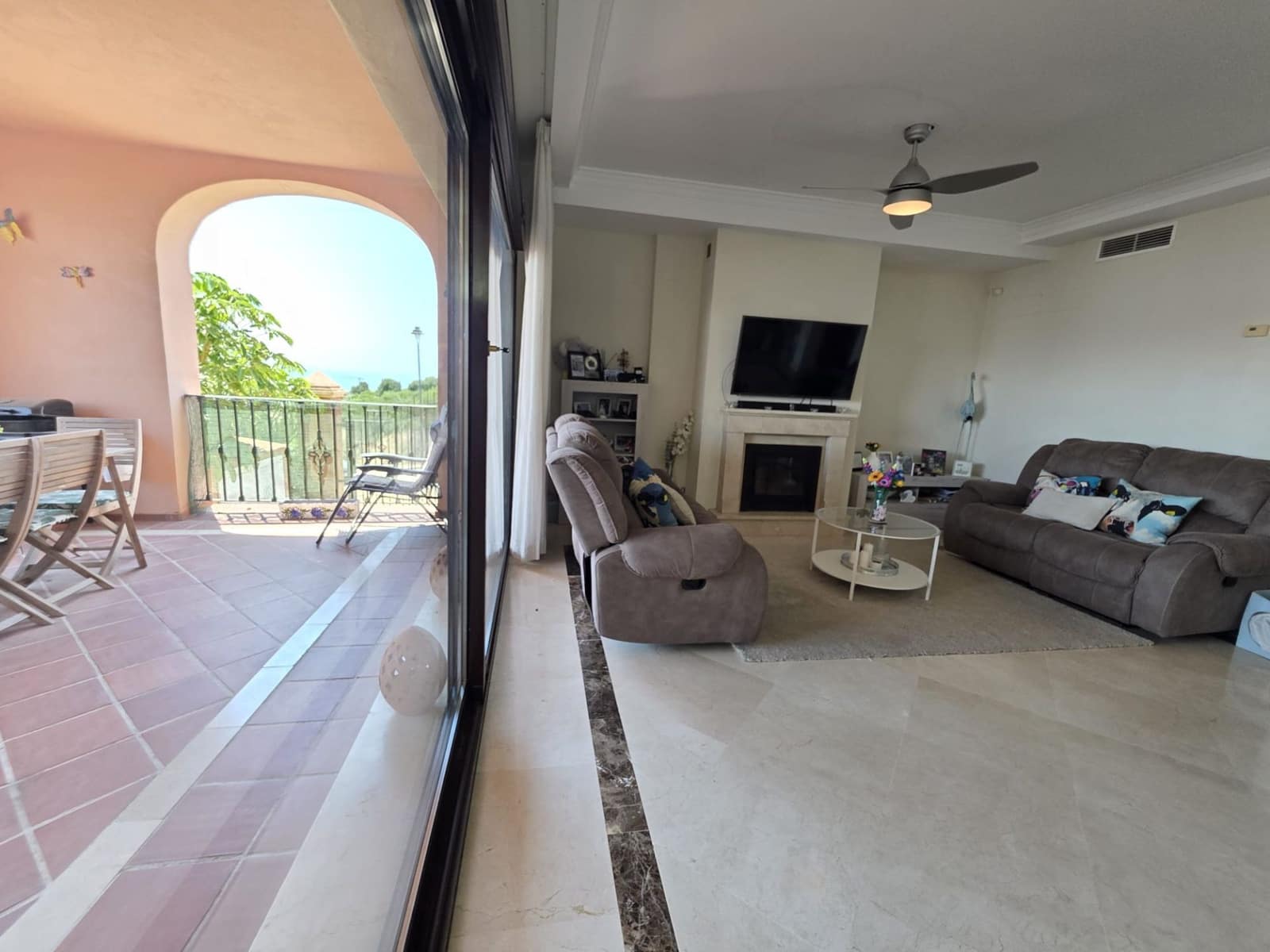3 soverom Kjedet enebolig til salgs i Estepona med svømmebasseng garasje - € 468 000 (Ref: 10103524)