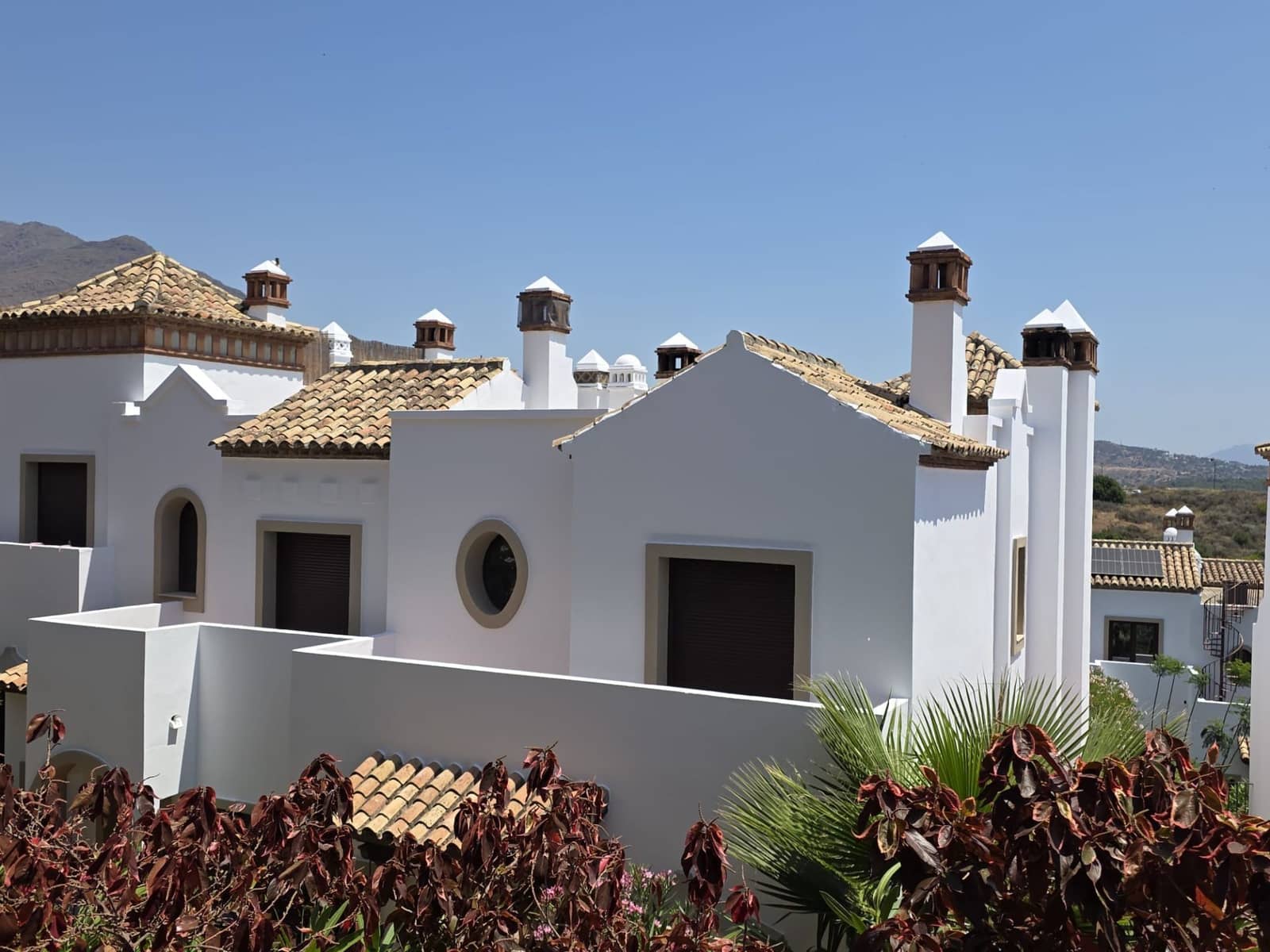 3 soverom Kjedet enebolig til salgs i Estepona med svømmebasseng garasje - € 468 000 (Ref: 10103524)