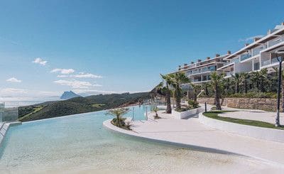 Apartamento de 2 habitaciones en La Alcaidesa en venta con piscina garaje - 525.000 € (Ref: 10108785)