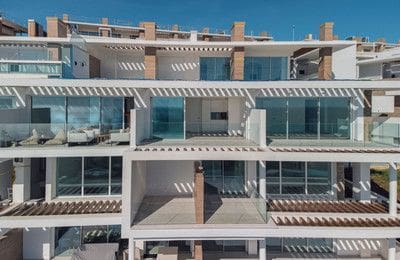 Apartamento de 2 habitaciones en La Alcaidesa en venta con piscina garaje - 525.000 € (Ref: 10108785)