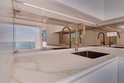 Apartamento de 2 habitaciones en La Alcaidesa en venta con piscina garaje - 525.000 € (Ref: 10108785)