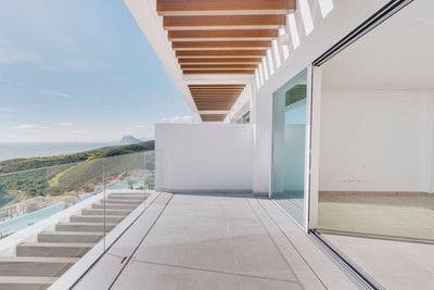 Apartamento de 2 habitaciones en La Alcaidesa en venta con piscina garaje - 525.000 € (Ref: 10108785)
